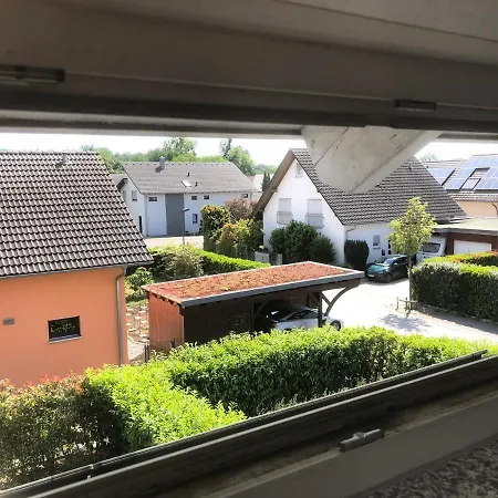 Pod-Inn 坡顶公寓-文化谷仓 Kuppenheim Buitenkant foto